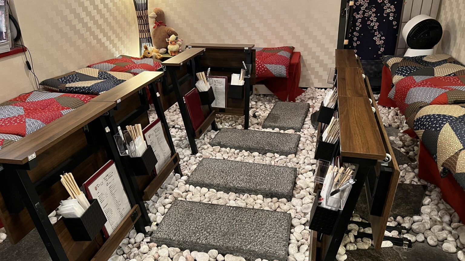 コンカフェ、花魁コンセプトカフェ&バーありんす